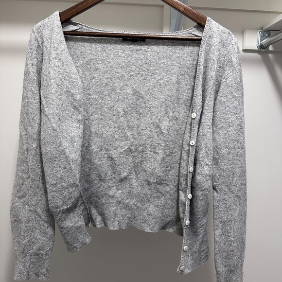 Le Chateau Grey Button Cardigan - Picture 3 of 4